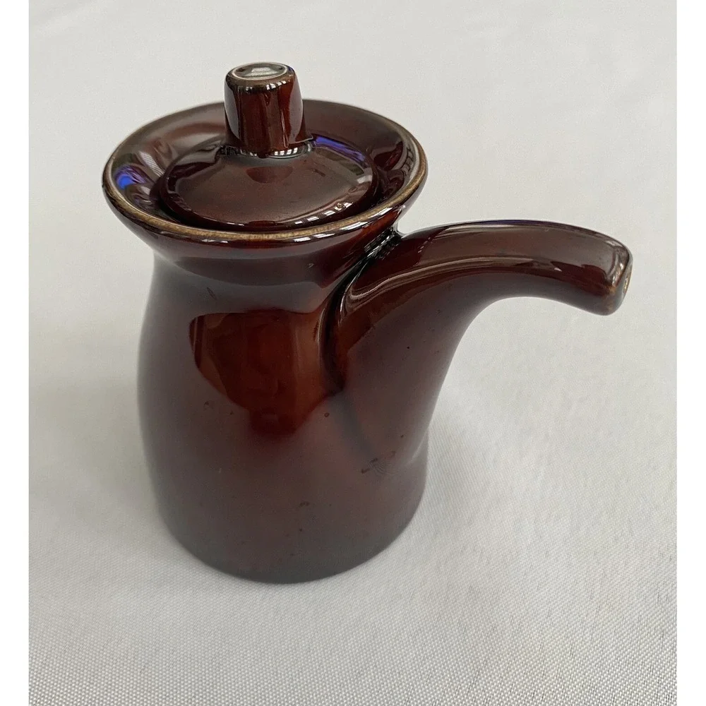Crate & Barrel Sauce Pot With Lid Ceramic Porcelain Soy Sauce Pitcher Pourer